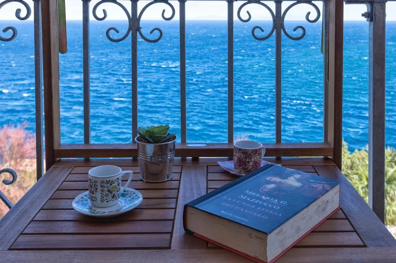 Cielo E Mare: Charming Seaside Retreat in Old Village Heart Castelsardo 0*,  Italy