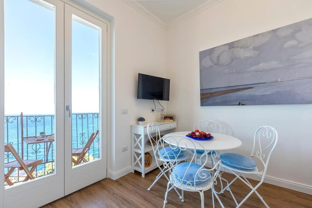 “Cielo E Mare”, Casetta Nel Cuore Del Borgo Antico / “Sky & Sea”, Charming In The Heart Of Old Village Кастельсардо 0*,  Италия