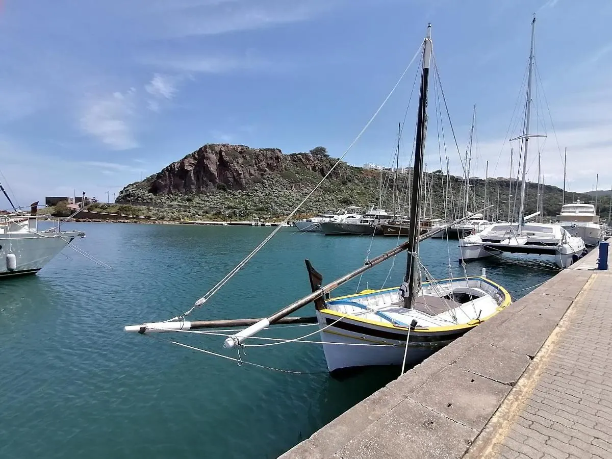 Cielo E Mare: Charming Seaside Retreat in Old Village Heart Castelsardo 0*,
