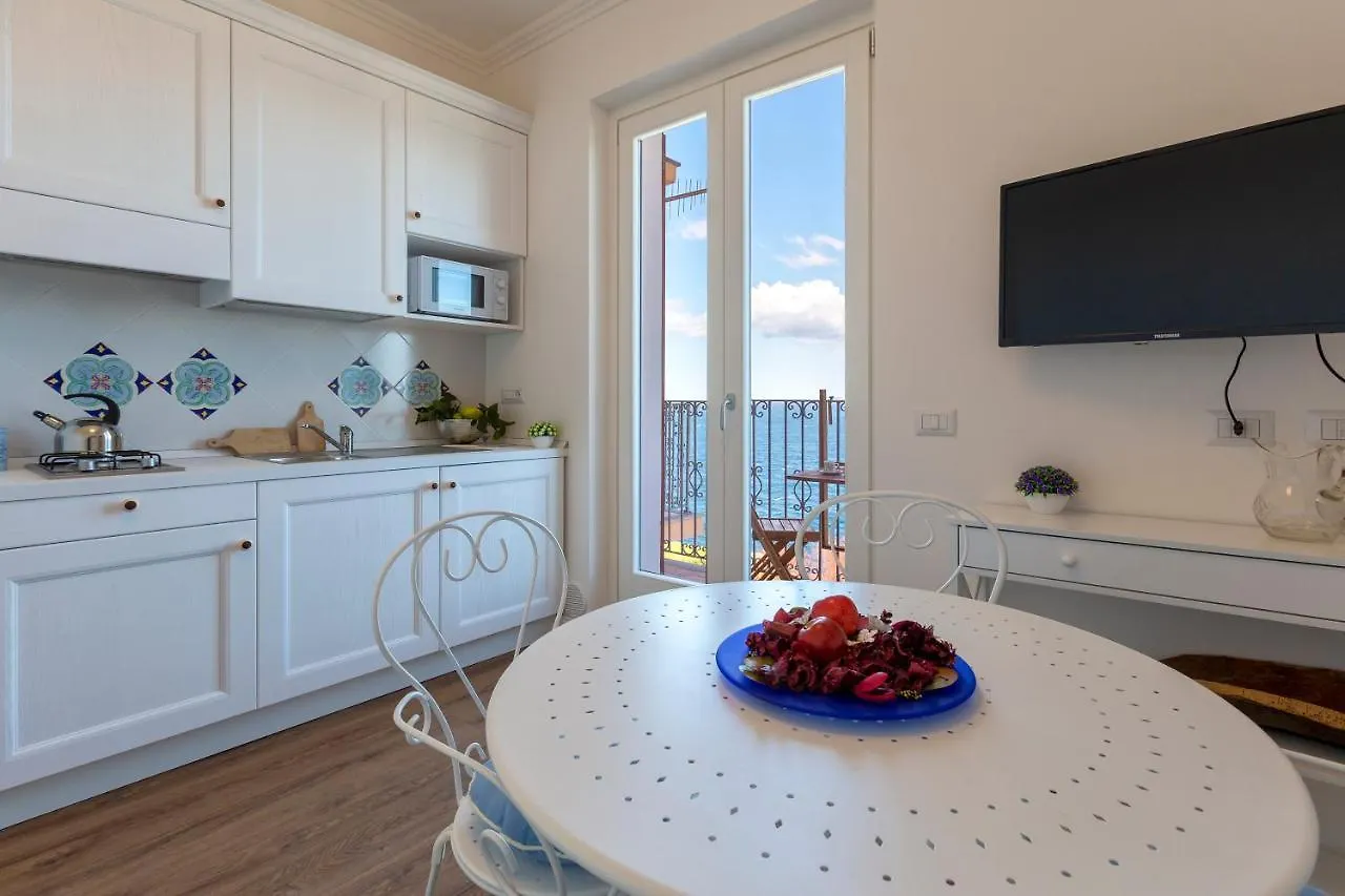“Cielo E Mare”, Casetta Nel Cuore Del Borgo Antico / “Sky & Sea”, Charming In The Heart Of Old Village Кастельсардо 0*,  Италия