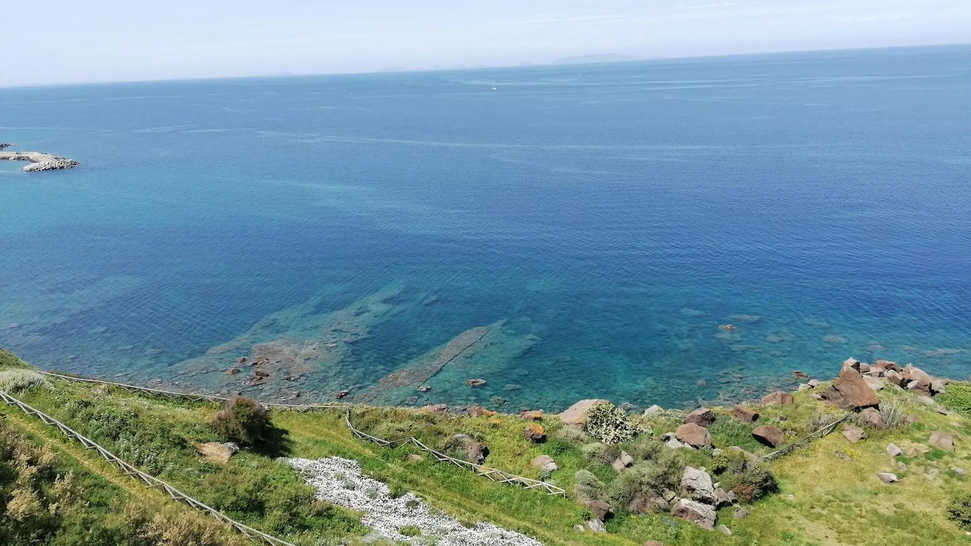 Cielo E Mare: Charming Seaside Retreat in Old Village Heart Castelsardo 0*,  Italy